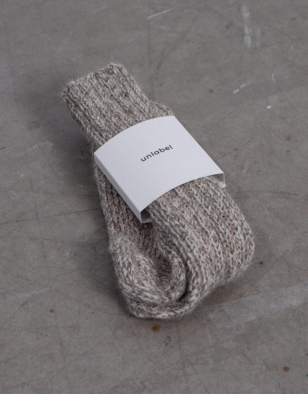 rankų darbo kojinės - rudos | unlabel