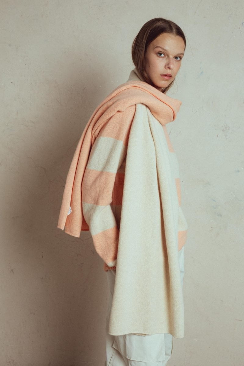 midweight two colour scarf fancy, one size 230x60cm, italian yarn, 90% merino wool,  10% cashmere, colour: peach/cream.