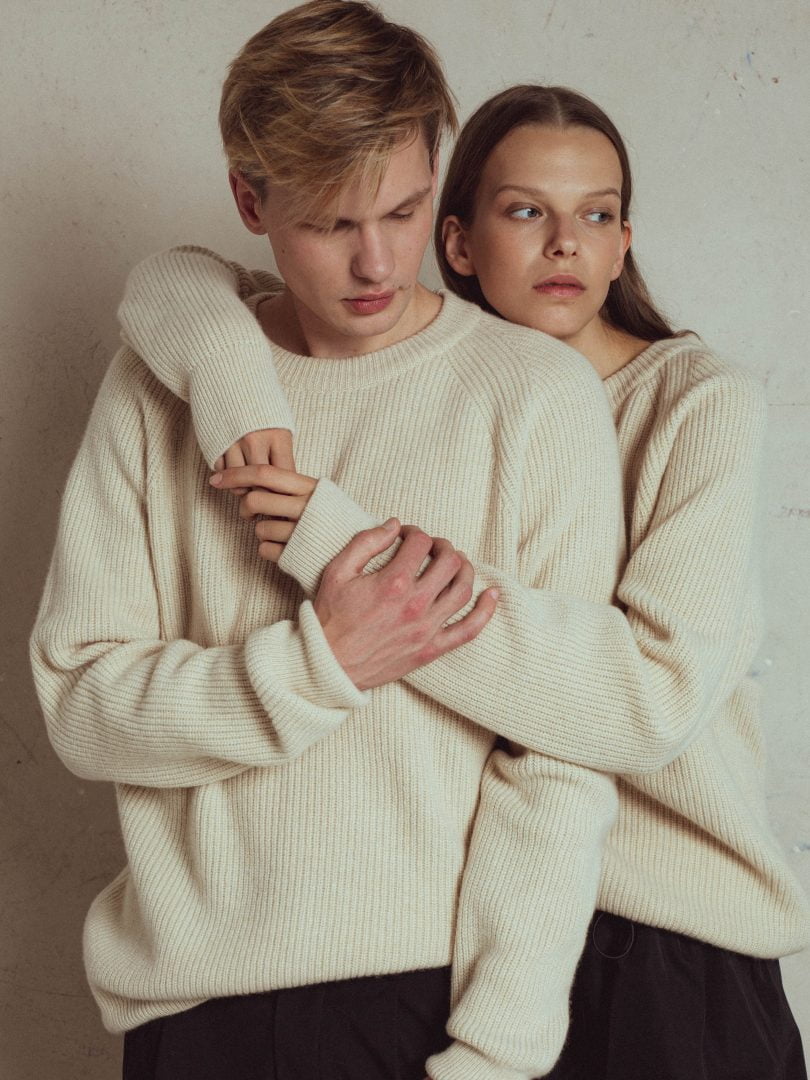 oversize his and hers sweater giotto, heavyweight knit,  roundneck, raglan sleeves, loose oversize fit sweater, italian yarn, 90% merino wool,  10% cashmere.