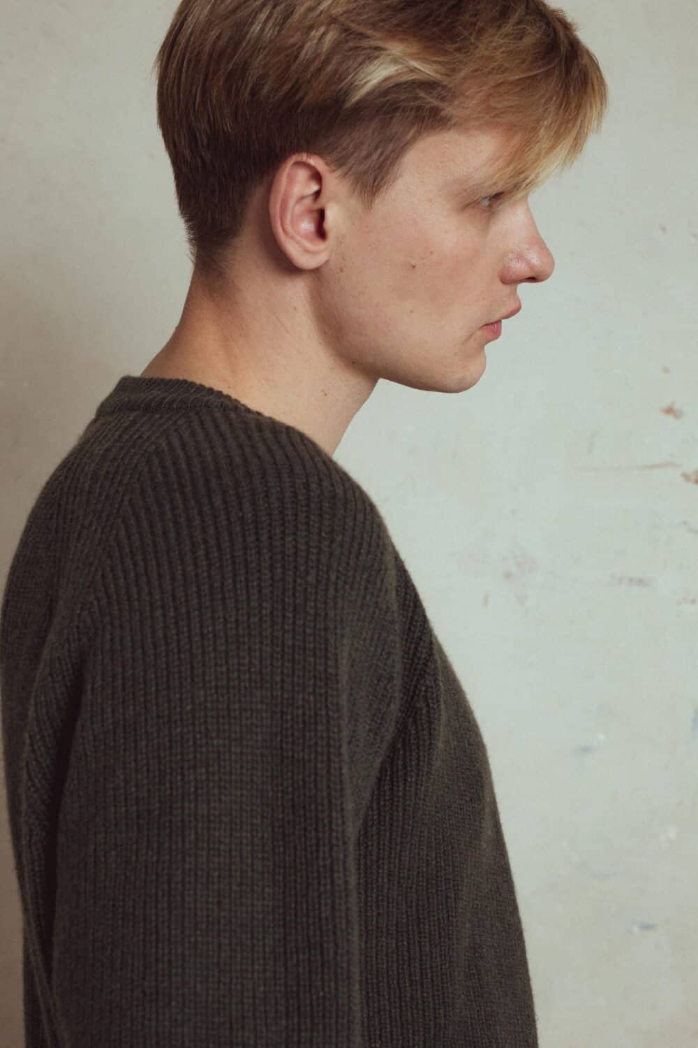 oversize his and hers sweater gray, italian yarn, 90% merino wool,  10% cashmere, heavyweight knit,  roundneck, raglan sleeves. loose oversize fit sweater.