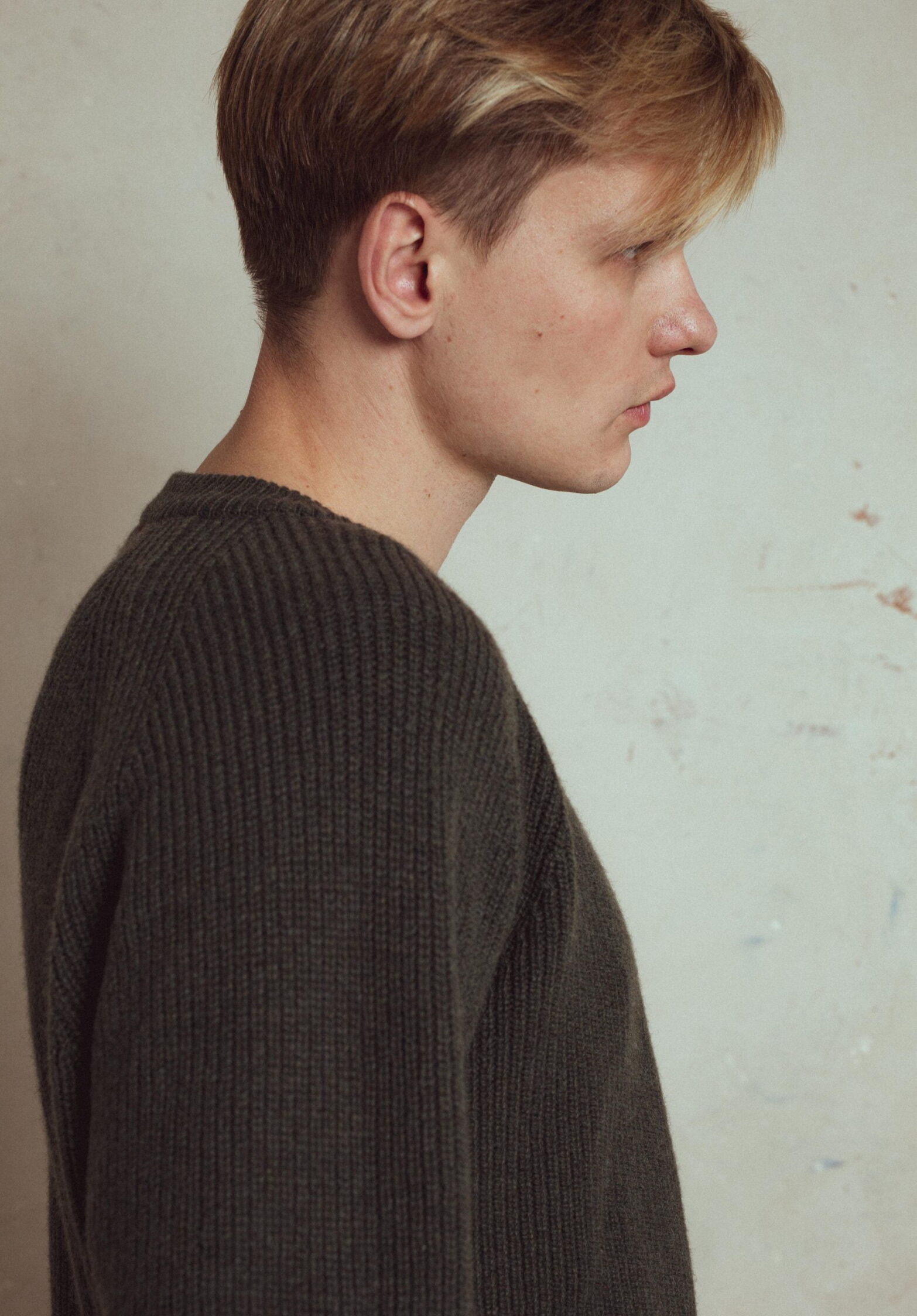 oversize his and hers sweater gray, italian yarn, 90% merino wool,  10% cashmere, heavyweight knit,  roundneck, raglan sleeves. loose oversize fit sweater.