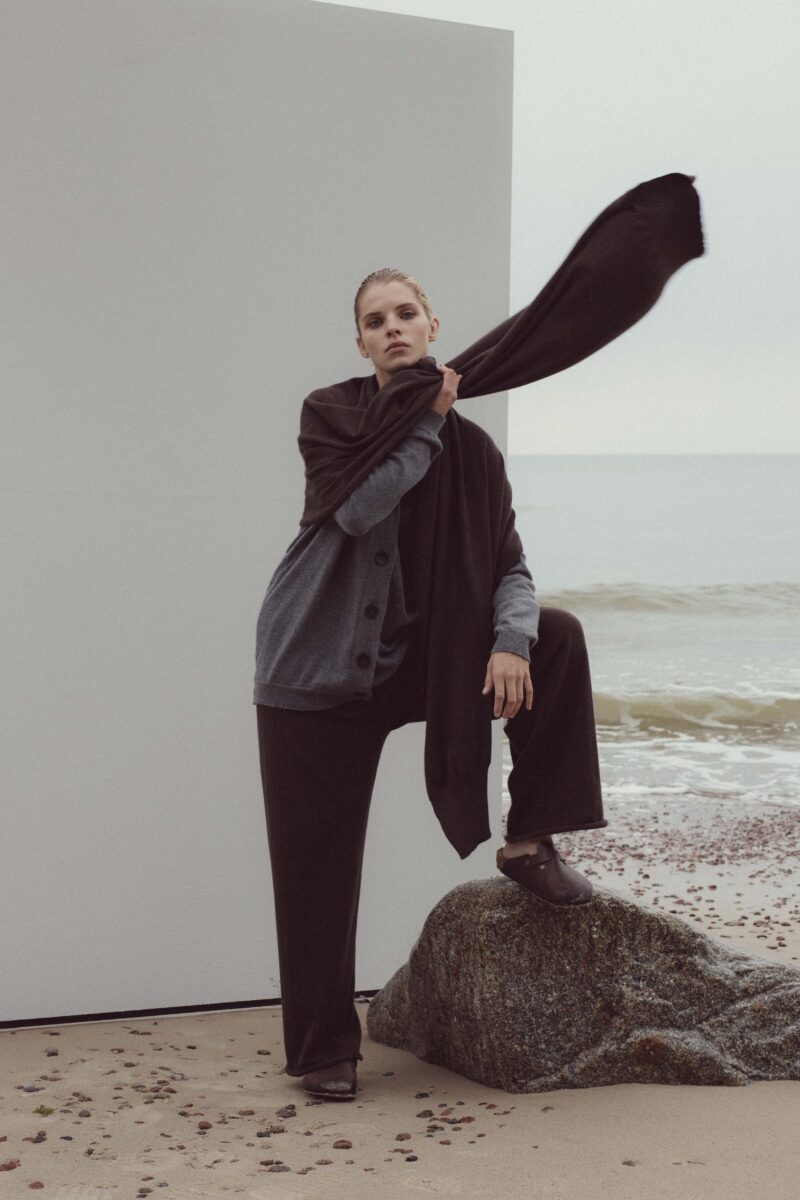 mistify scarf black | unlabel fw 23 24
