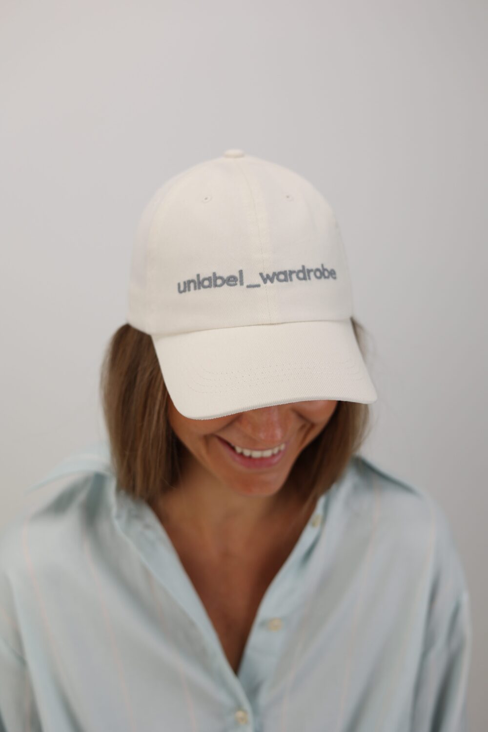 unlabel cap white black