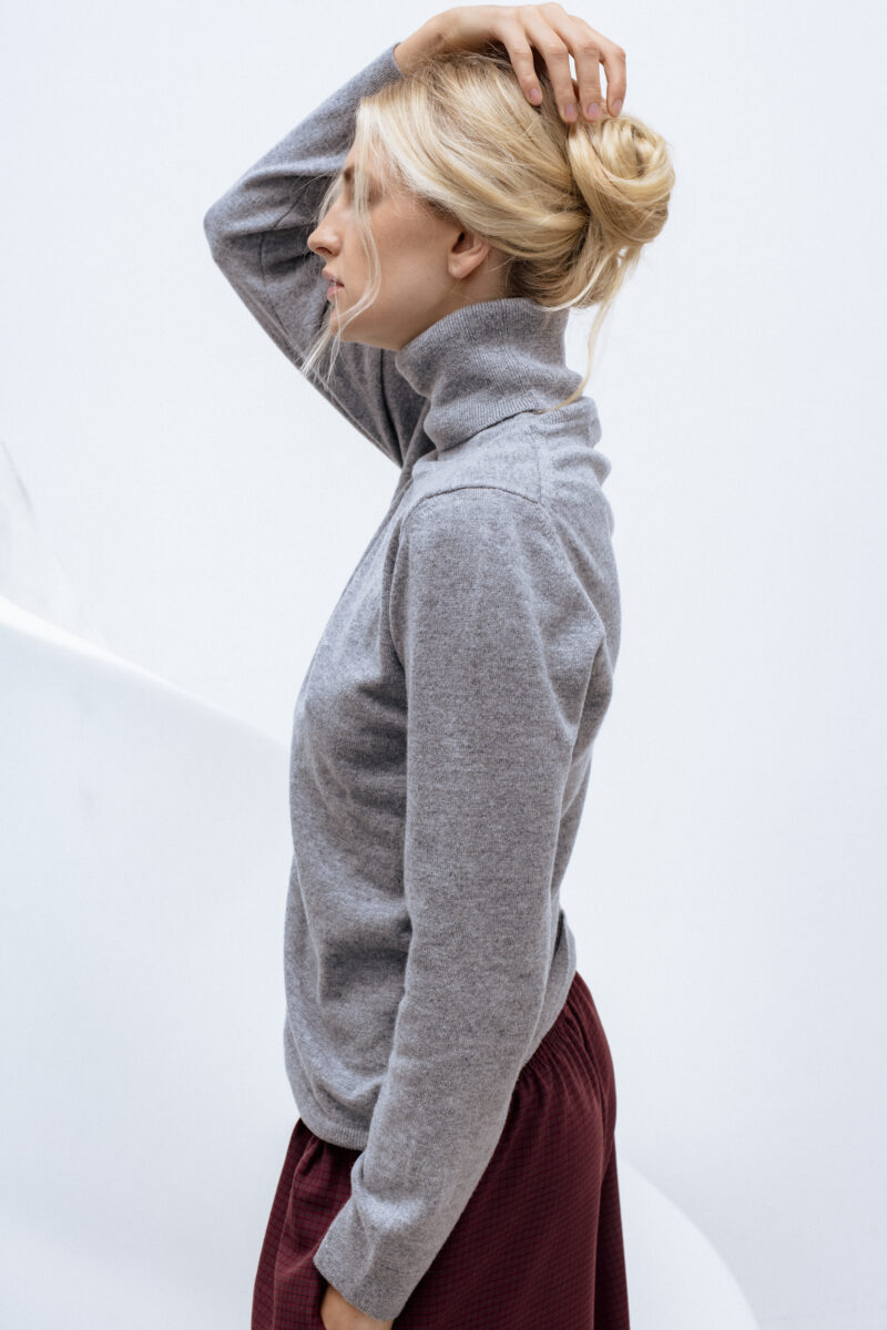 Semeru high neck sweater