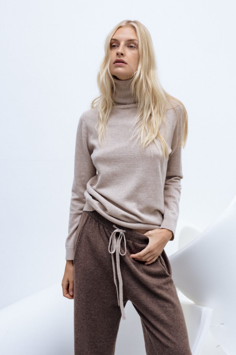 sweater suckling  | unlabel