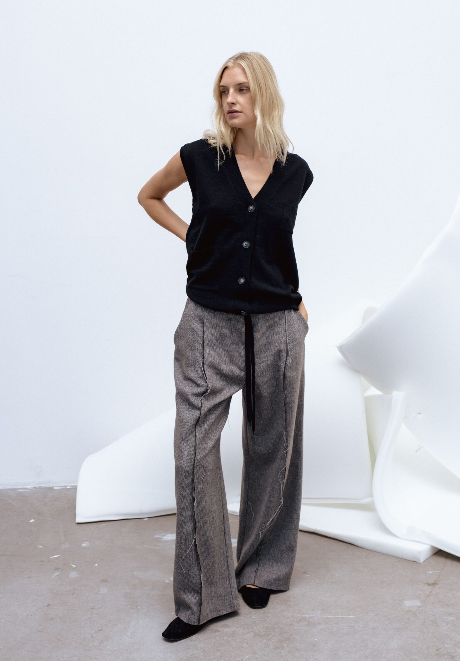 Lascar knitted vest  | unlabel