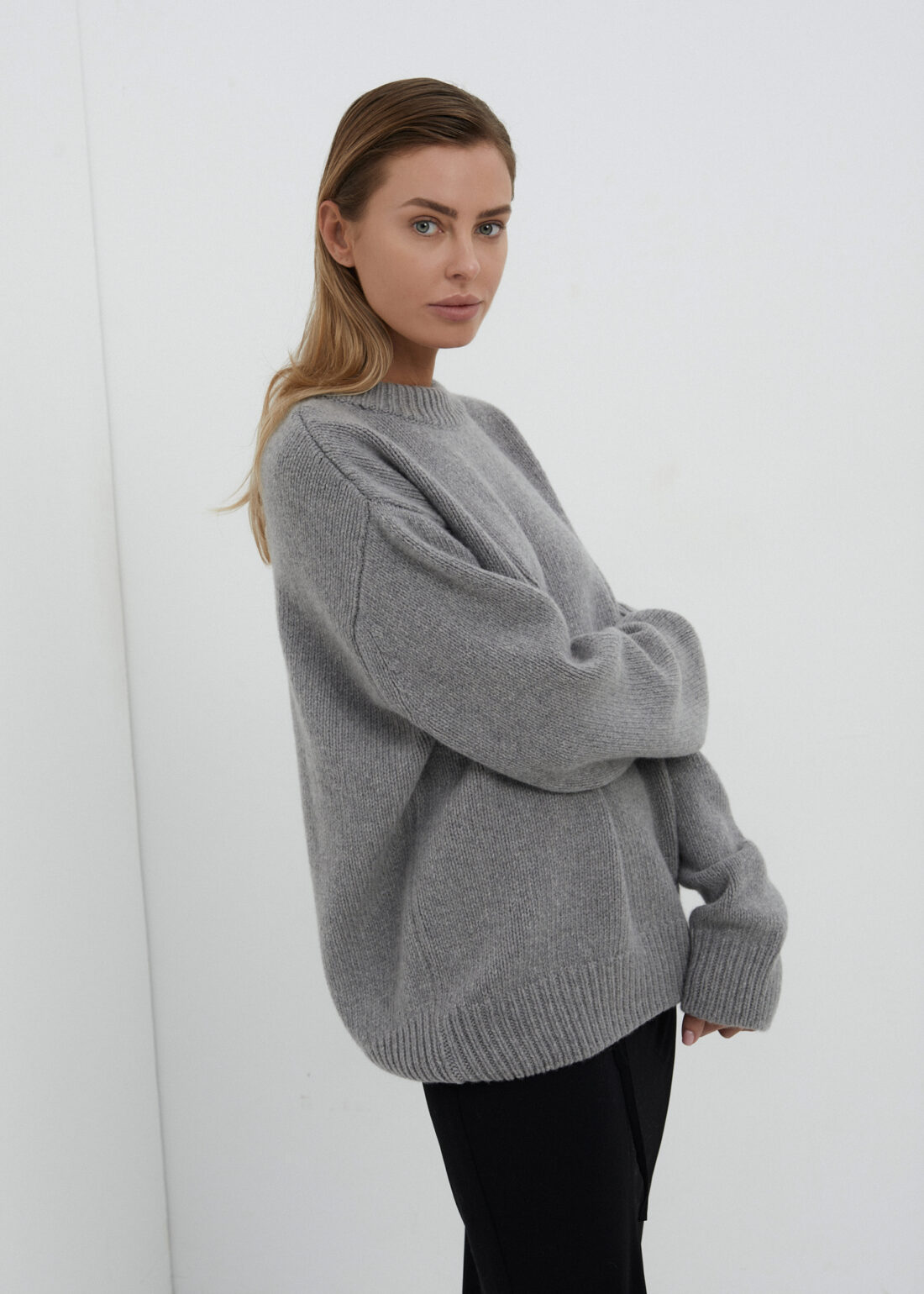 Foam sweater  | unlabel