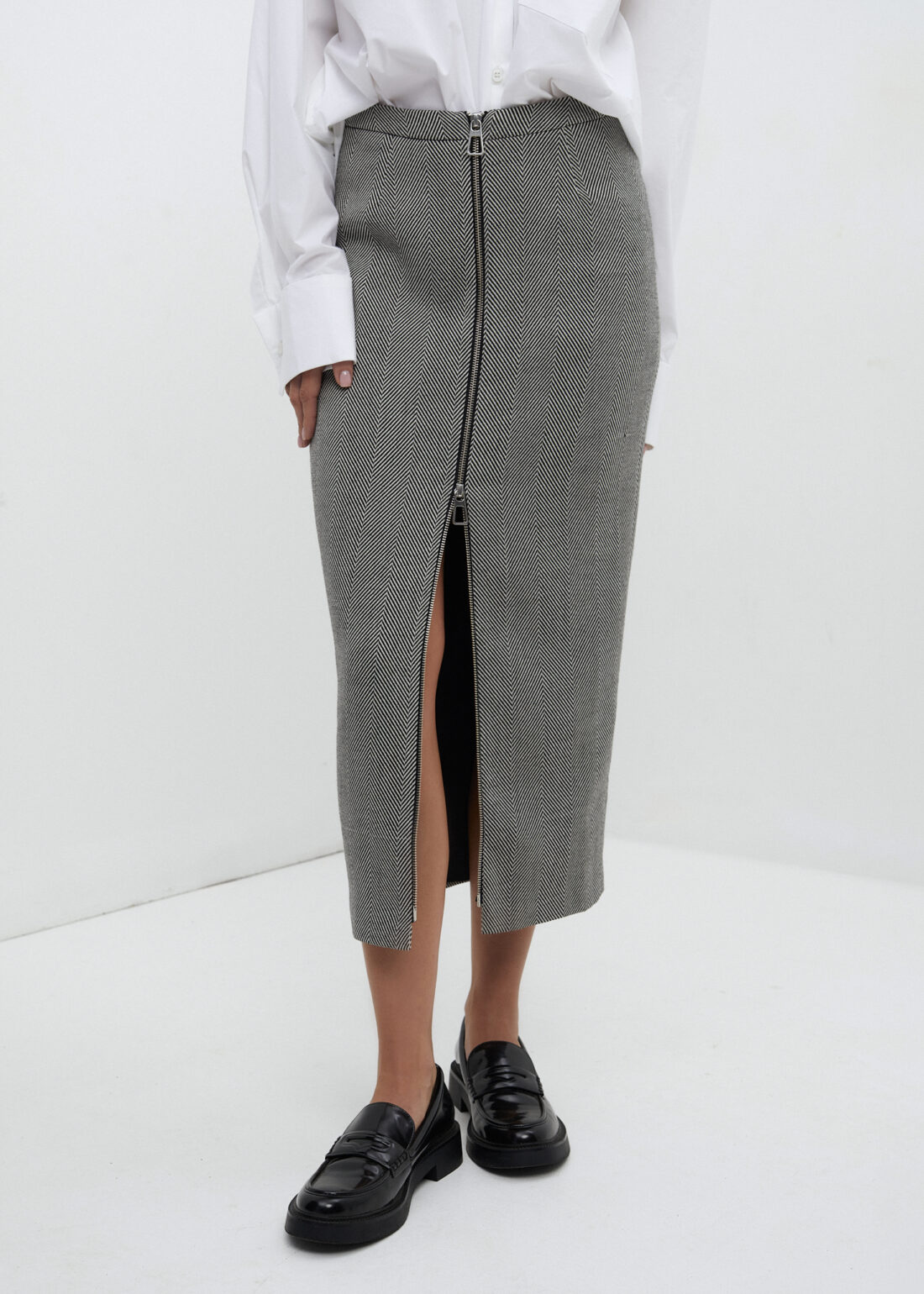 Mistral pencil skirt with zipper  | unlabel