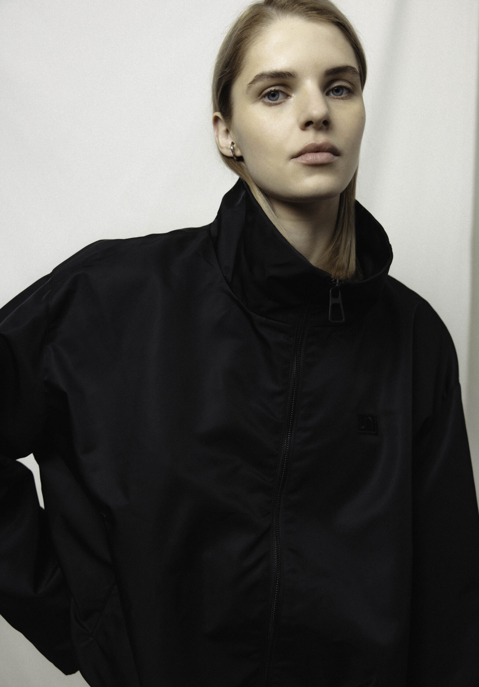 gildi light jacket with zipper  | unlabel
