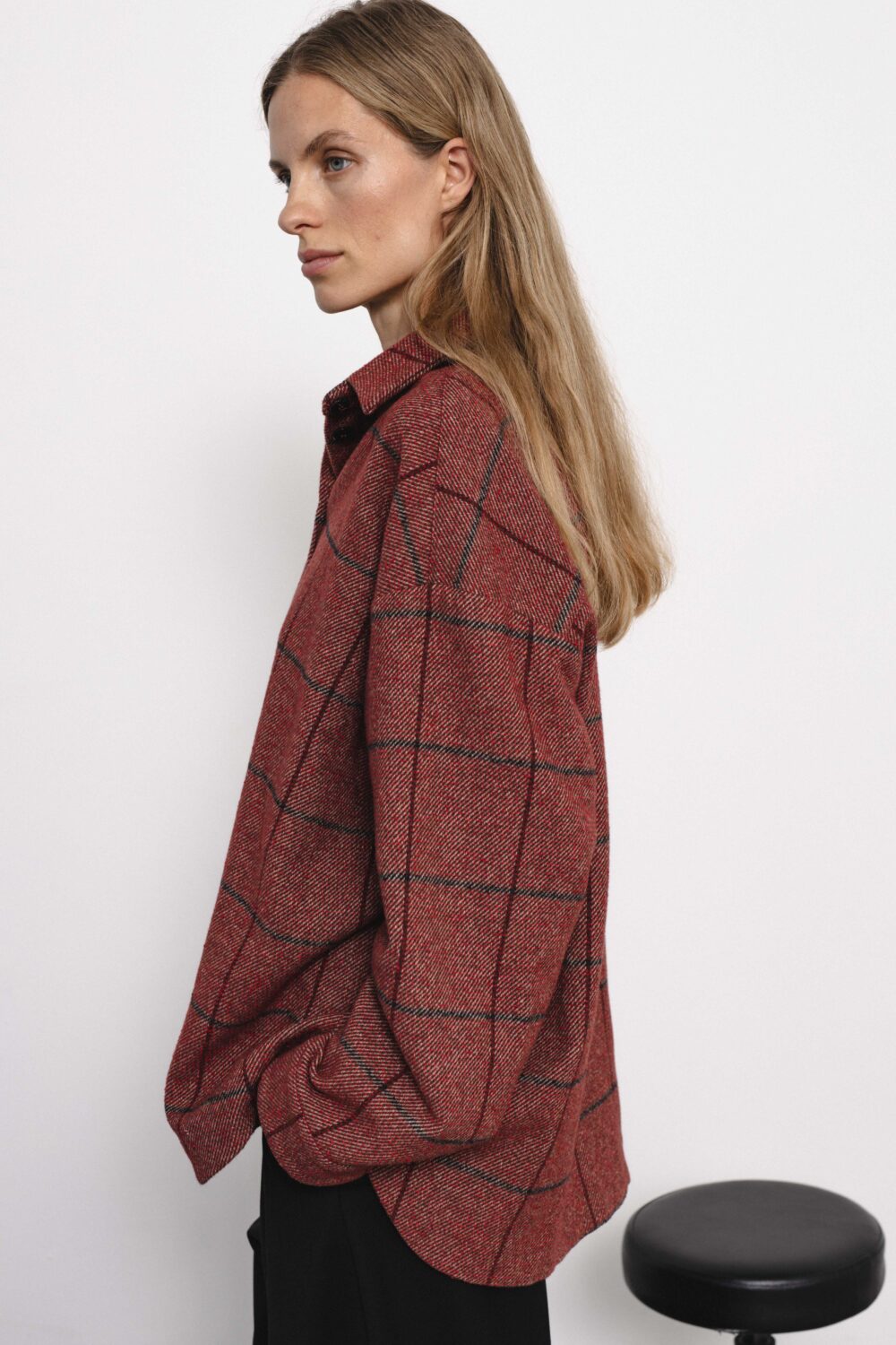 Women's clothing fashion. Bria shirt from unlabel f/w 25'26 collection. Minimalist style, modern design, premium quality womenswear. Made in Lithuania.