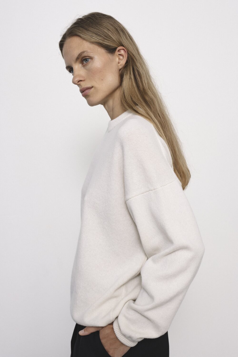 Women's clothing fashion. Hana sweater min from unlabel f/w 25'26 collection. Minimalist style, modern design, premium quality womenswear. Made in Lithuania.