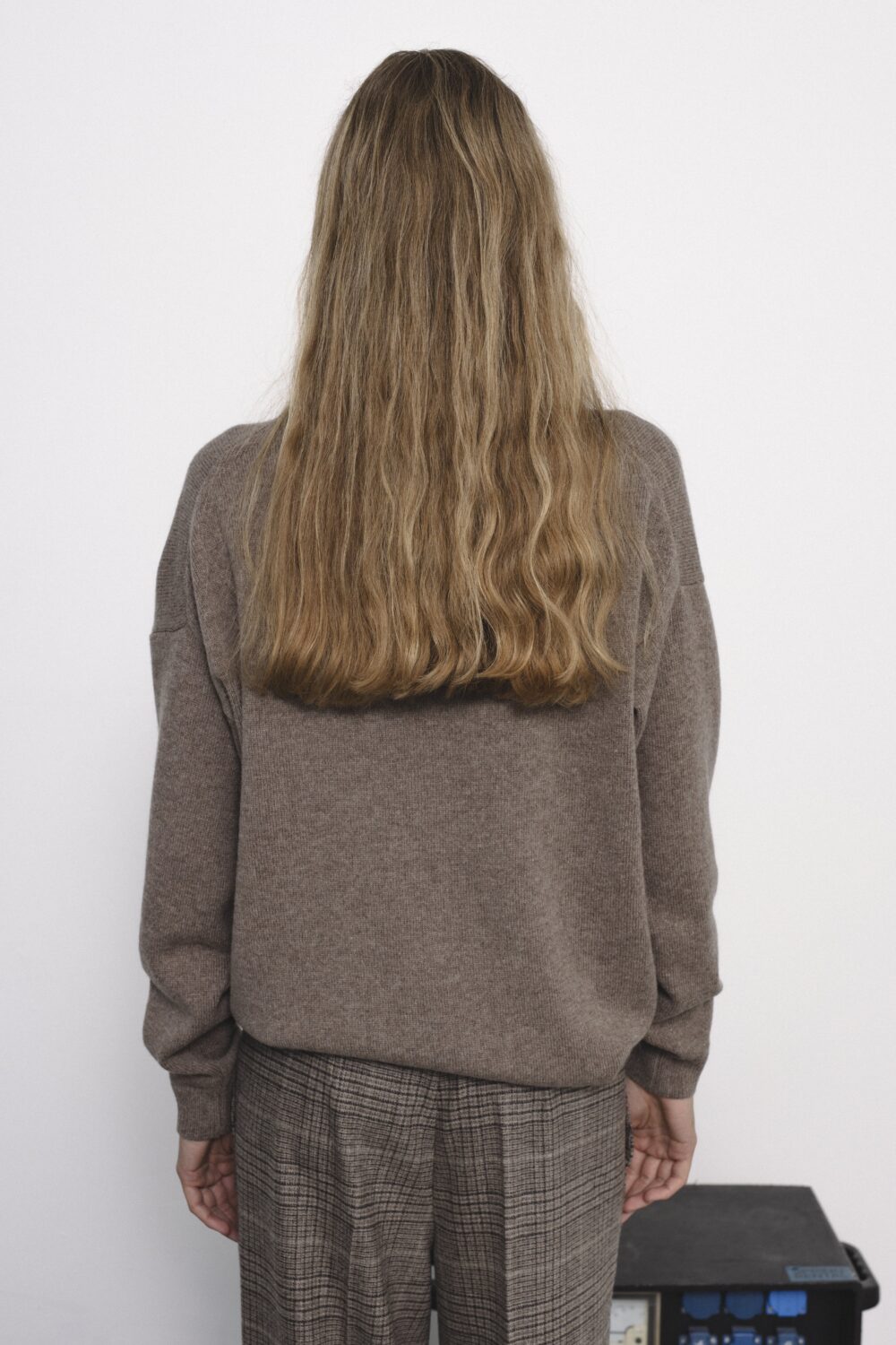 Women's clothing fashion. Hana2 sweater min from unlabel f/w 25'26 collection. Minimalist style, modern design, premium quality womenswear. Made in Lithuania.