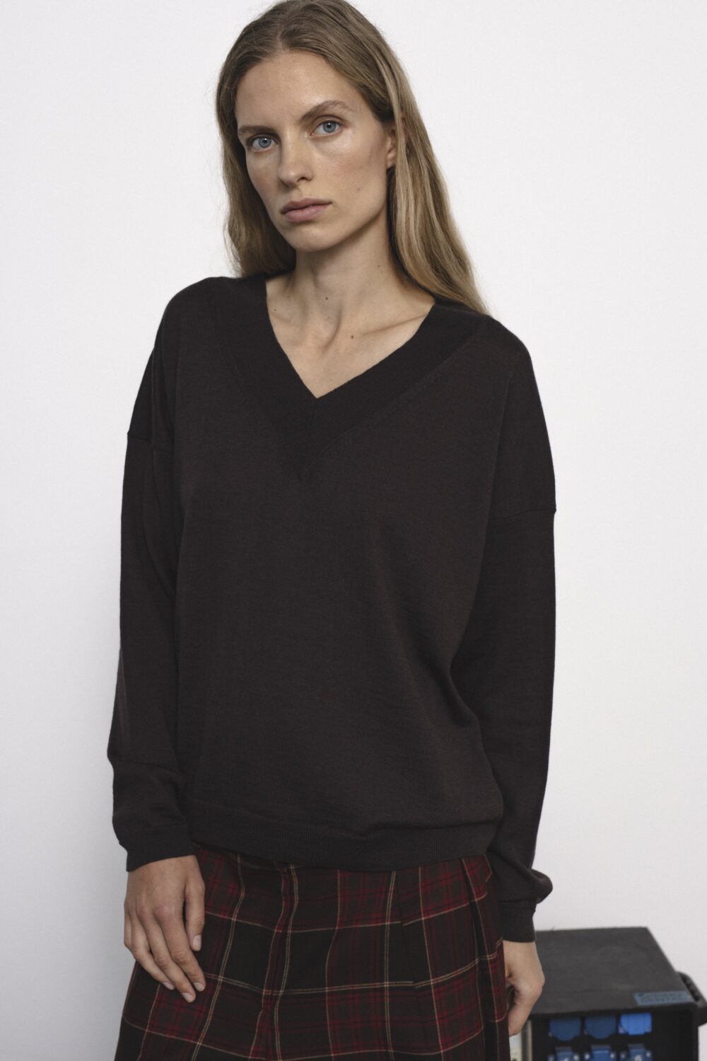 Women's clothing fashion. Sarah3 sweater from unlabel f/w 25'26 collection. Minimalist style, modern design, premium quality womenswear. Made in Lithuania.