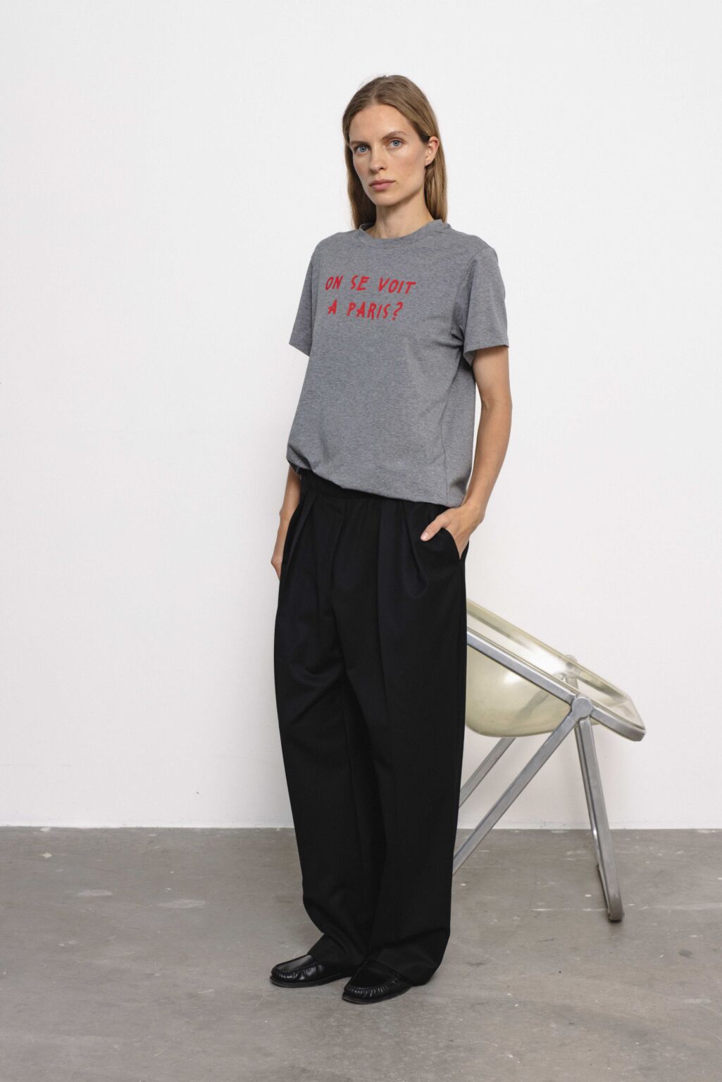 Women's clothing fashion. rhode4 t shirt on se voi a Paris from unlabel f/w 25'26 collection. Minimalist style, modern design, premium quality womenswear. Made in Lithuania.