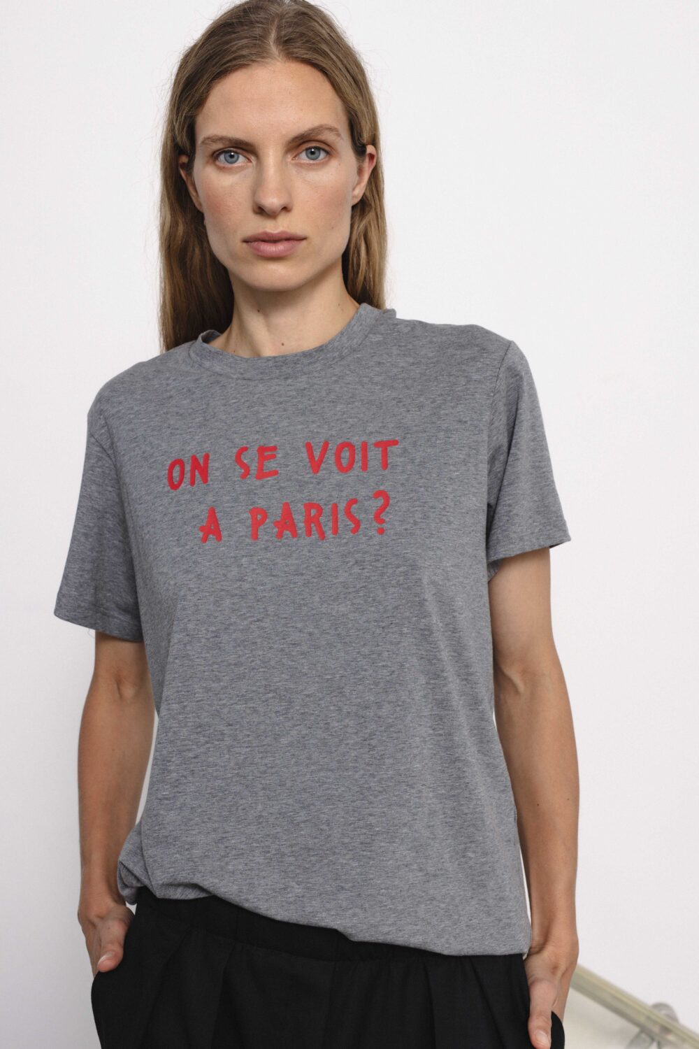 Women's clothing fashion. rhode4 t shirt on se voi a Paris from unlabel f/w 25'26 collection. Minimalist style, modern design, premium quality womenswear. Made in Lithuania.