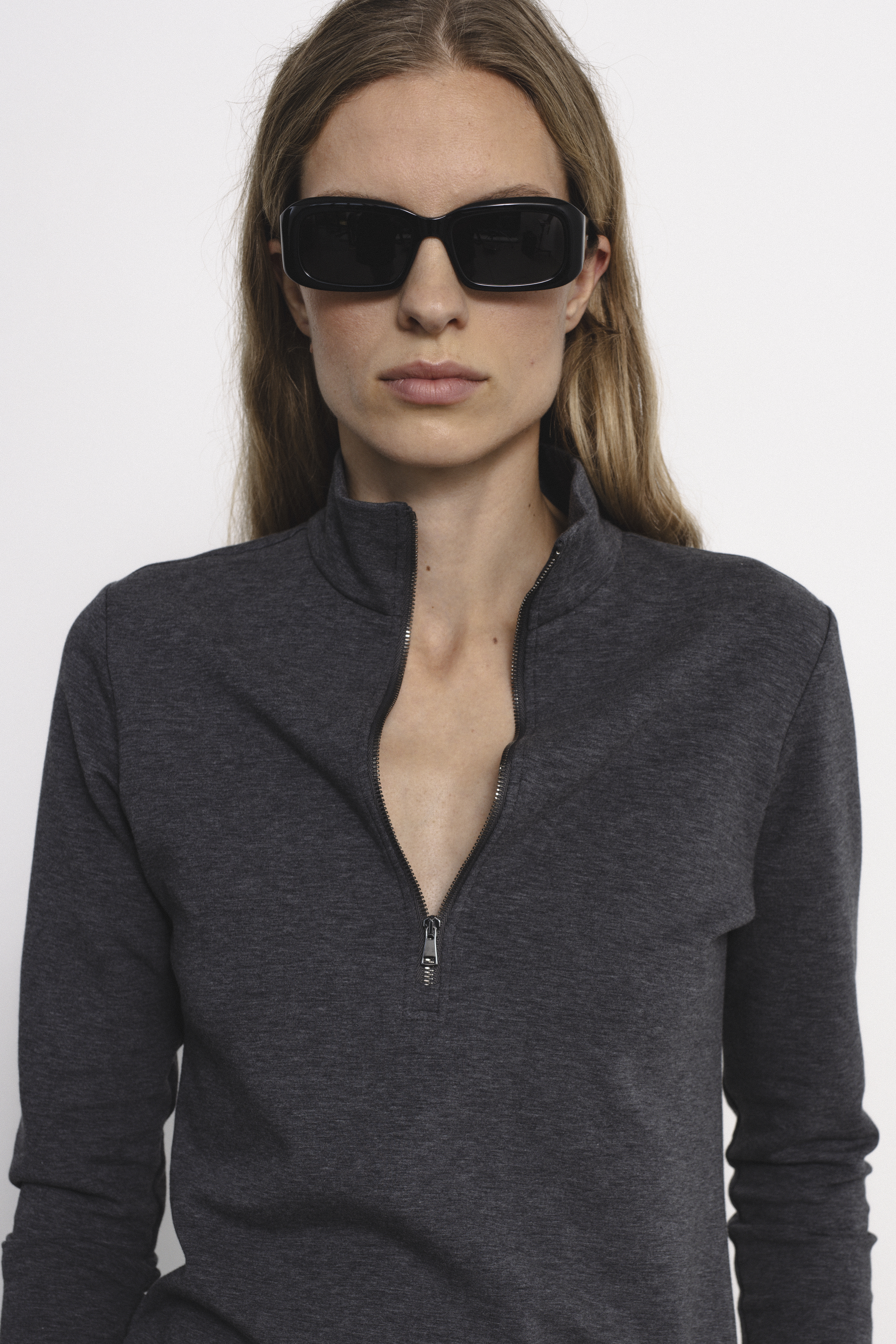 Demi zip top | unlabel Women's clothing fashion. Demi zip top from unlabel f/w 25'26 collection. Minimalist style, modern design, premium quality womenswear. Made in Lithuania.