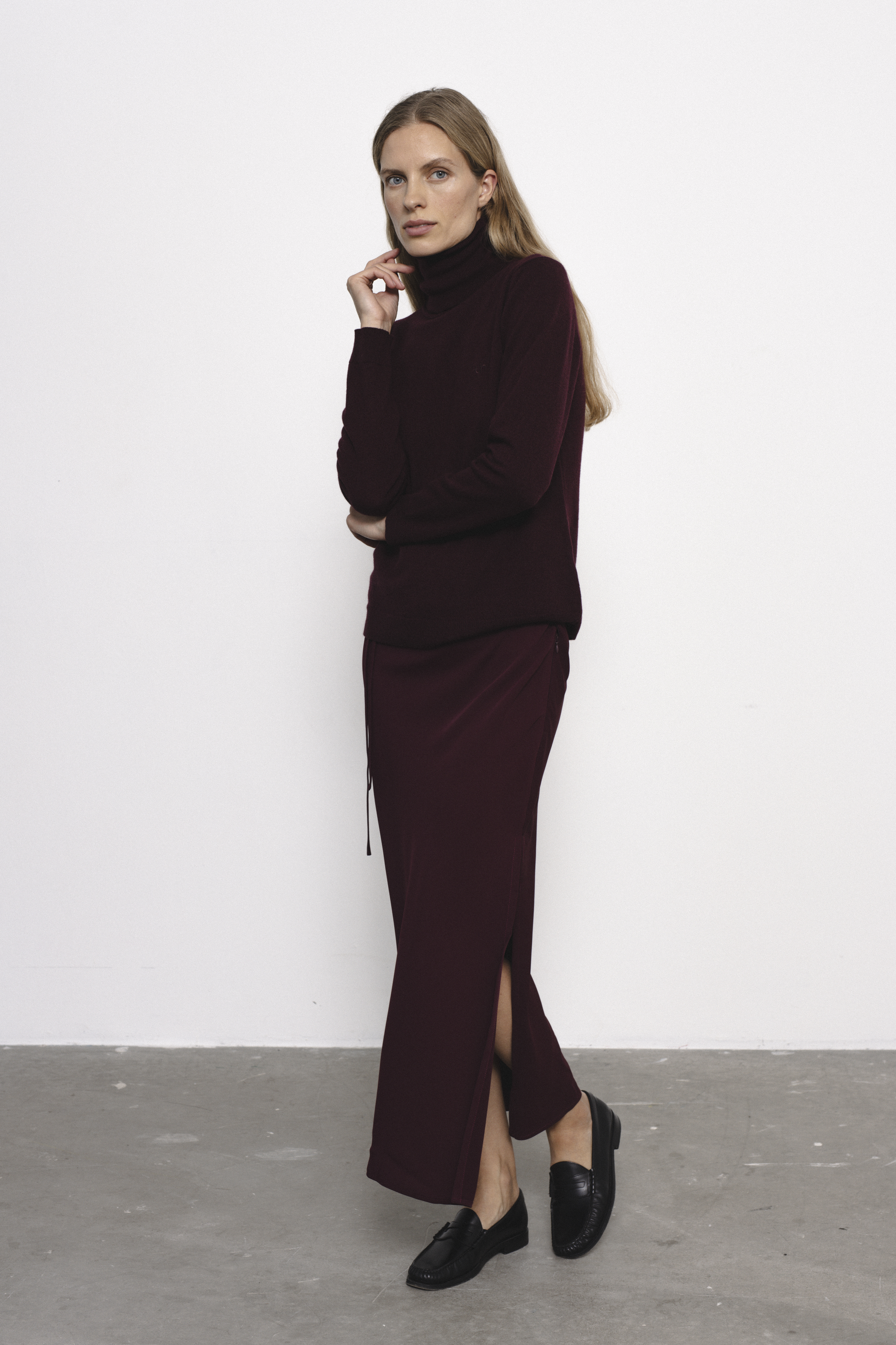 Salvo skirt | unlabel Women's clothing fashion. Salvo skirt from unlabel f/w 25'26 collection. Minimalist style, modern design, premium quality womenswear. Made in Lithuania.