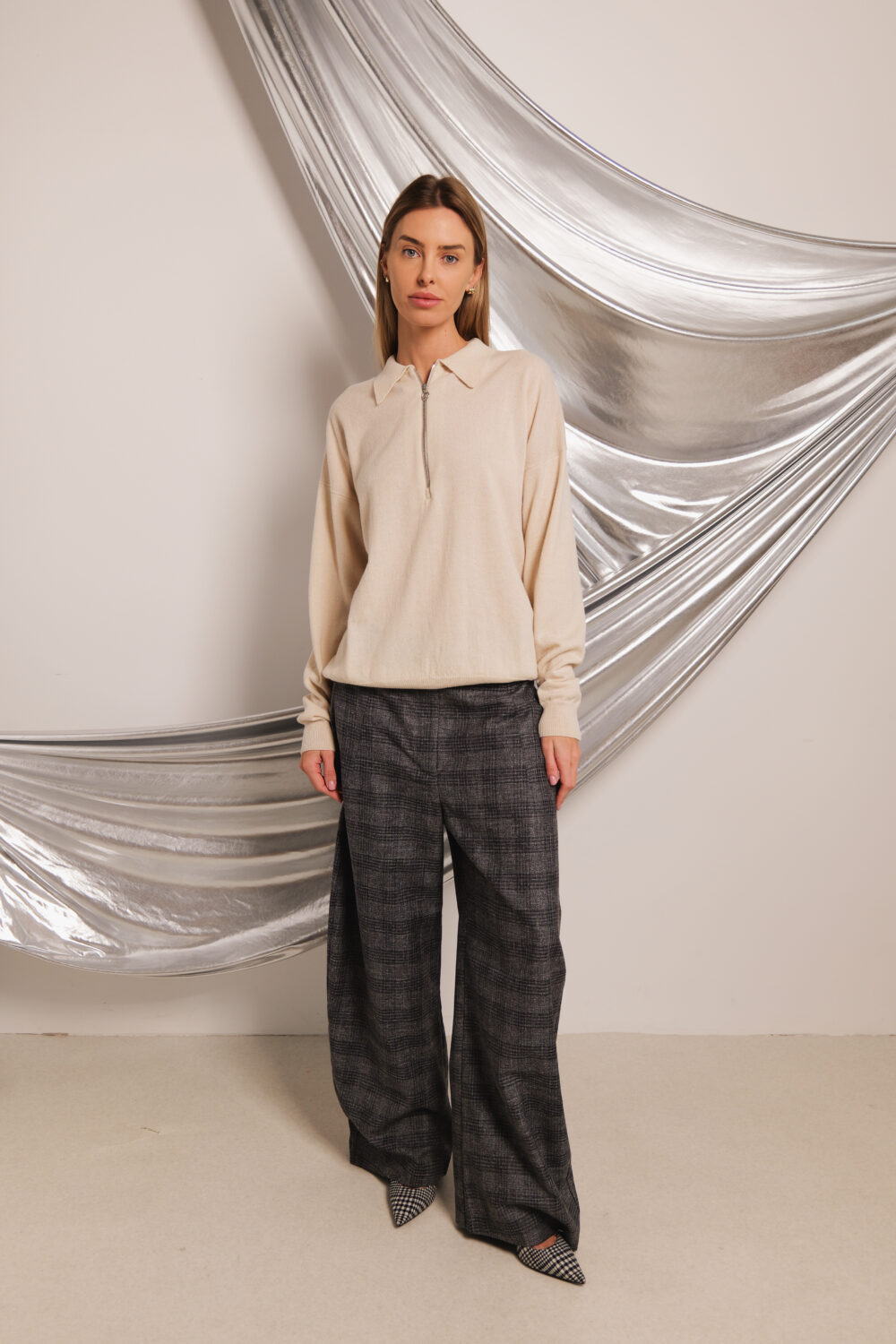 Women's clothing fashion. Lola2 pants from unlabel f/w 25'26 collection. Minimalist style, modern design, premium quality womenswear. Made in Lithuania.