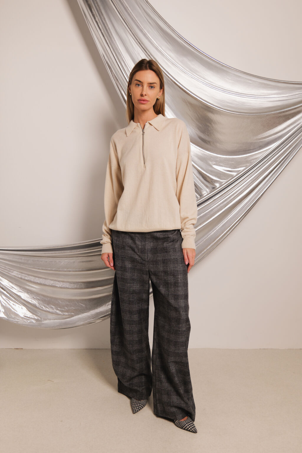 Women's clothing fashion. Lola2 pants from unlabel f/w 25'26 collection. Minimalist style, modern design, premium quality womenswear. Made in Lithuania.