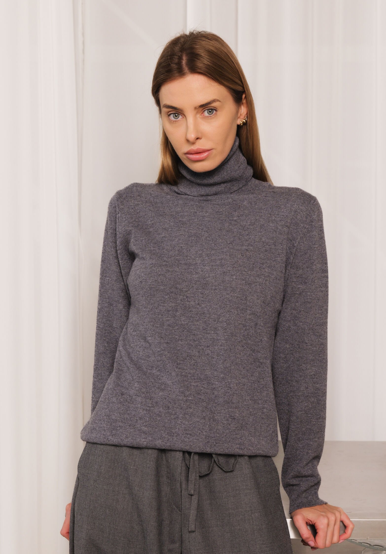 Lucy4 highneck | unlabel Women's clothing fashion. Lucy4 highneck from unlabel f/w 25'26 collection. Minimalist style, modern design, premium quality womenswear. Made in Lithuania.