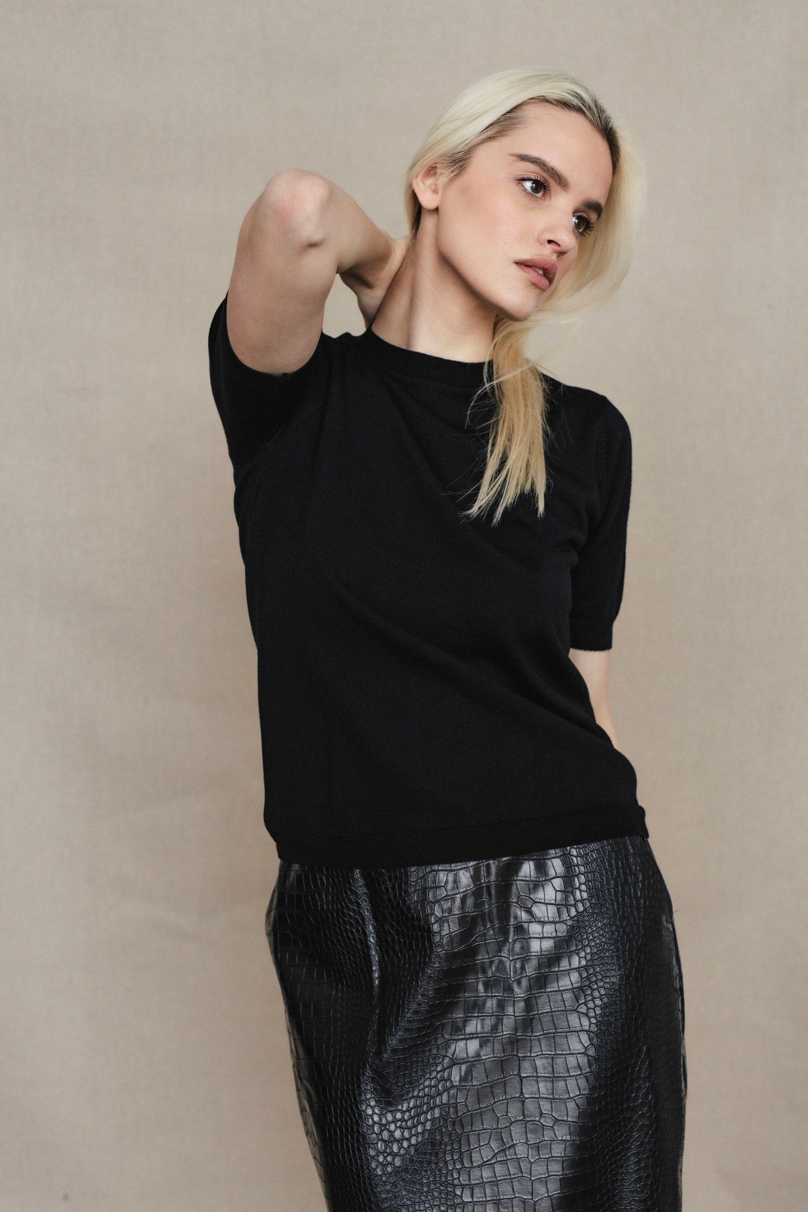 Chloe3 top, | unlabel Women's clothing fashion. Chloe3 top, from unlabel f/w 25'26 collection. Minimalist style, modern design, premium quality womenswear. Made in Lithuania.