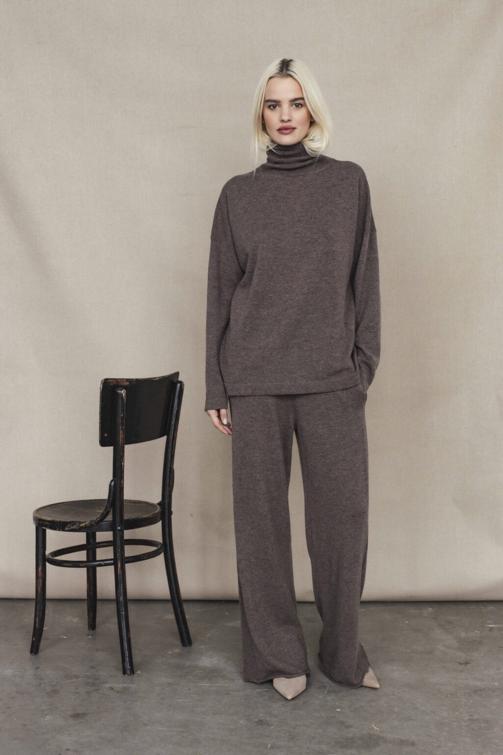 Women's clothing fashion. Daisy2 pants from unlabel f/w 25'26 collection. Minimalist style, modern design, premium quality womenswear. Made in Lithuania.