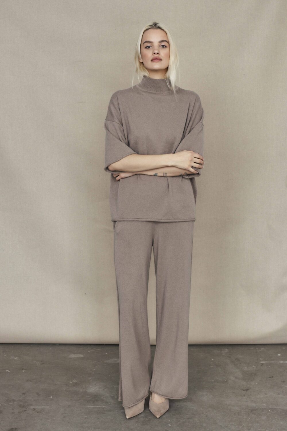 Women's clothing fashion. Ella2 top from unlabel f/w 25'26 collection. Minimalist style, modern design, premium quality womenswear. Made in Lithuania.