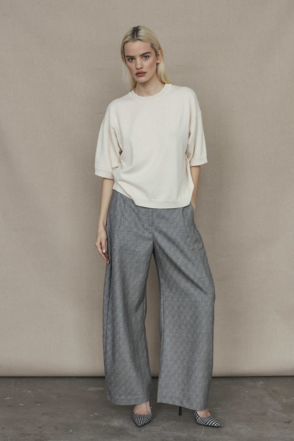 Women's clothing fashion. Hannah3 sweater from unlabel f/w 25'26 collection. Minimalist style, modern design, premium quality womenswear. Made in Lithuania.