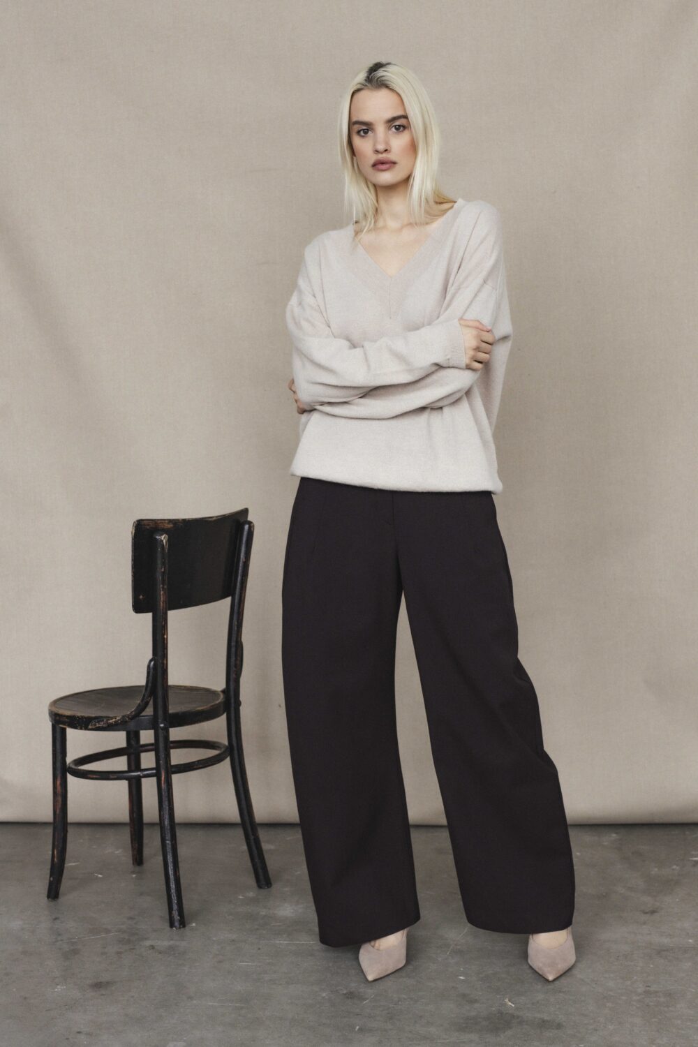 Women's clothing fashion. Lujan pants from unlabel f/w 25'26 collection. Minimalist style, modern design, premium quality womenswear. Made in Lithuania.