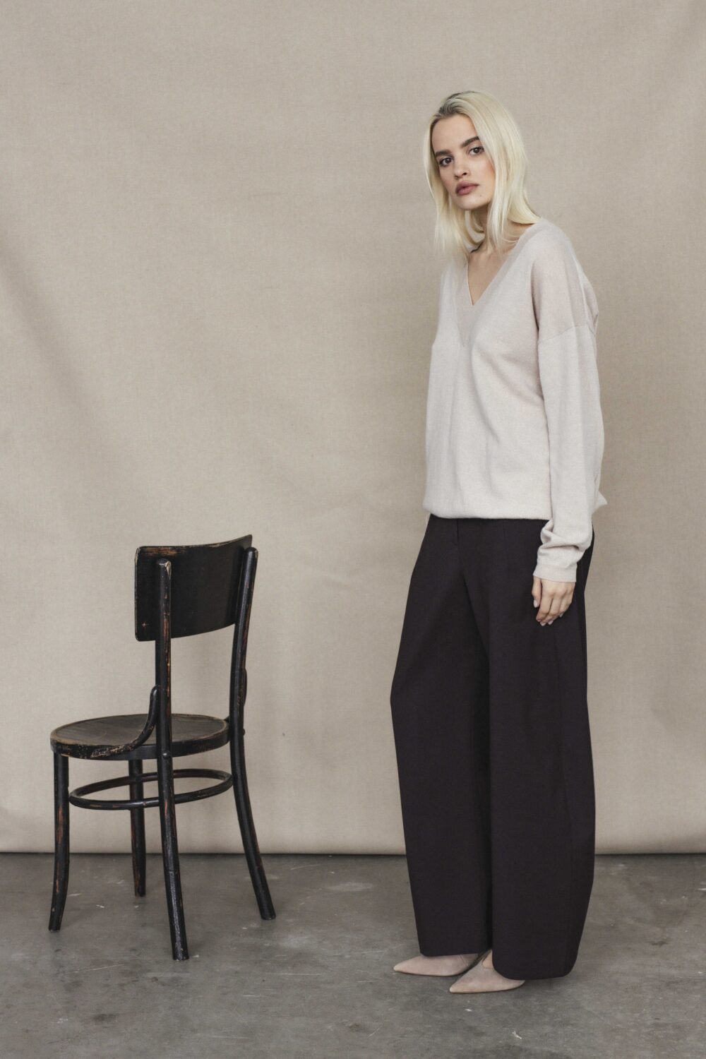 Women's clothing fashion. Lujan pants from unlabel f/w 25'26 collection. Minimalist style, modern design, premium quality womenswear. Made in Lithuania.