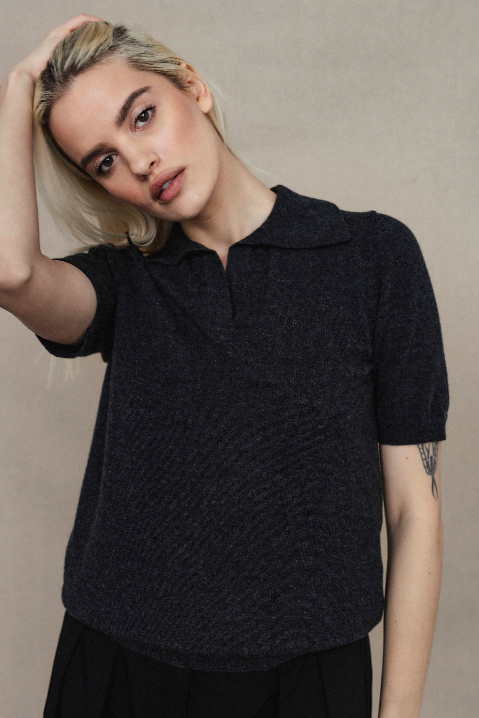 Maya5 polotop | unlabel Women's clothing fashion. Maya5 polotop from unlabel f/w 25'26 collection. Minimalist style, modern design, premium quality womenswear. Made in Lithuania.