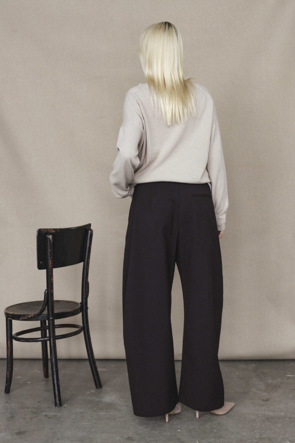 Women's clothing fashion. Ruby2 sweater from unlabel f/w 25'26 collection. Minimalist style, modern design, premium quality womenswear. Made in Lithuania.