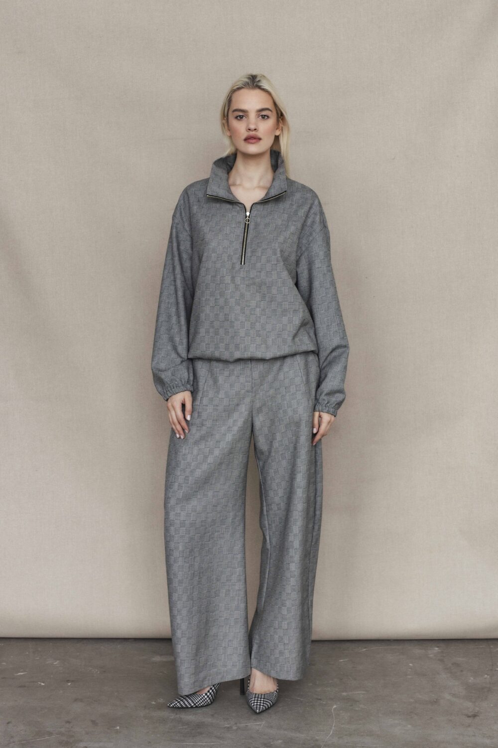Women's clothing fashion. UG38990 from unlabel f/w 25'26 collection. Minimalist style, modern design, premium quality womenswear. Made in Lithuania.
