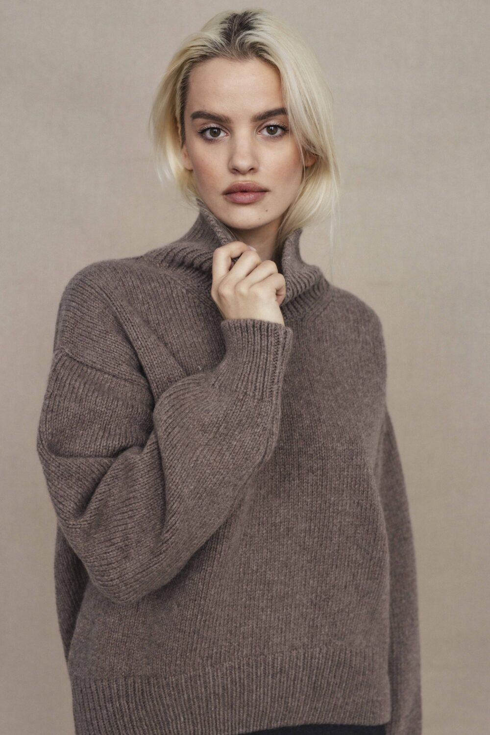Women's clothing fashion. Yui1 sweater from unlabel f/w 25'26 collection. Minimalist style, modern design, premium quality womenswear. Made in Lithuania.