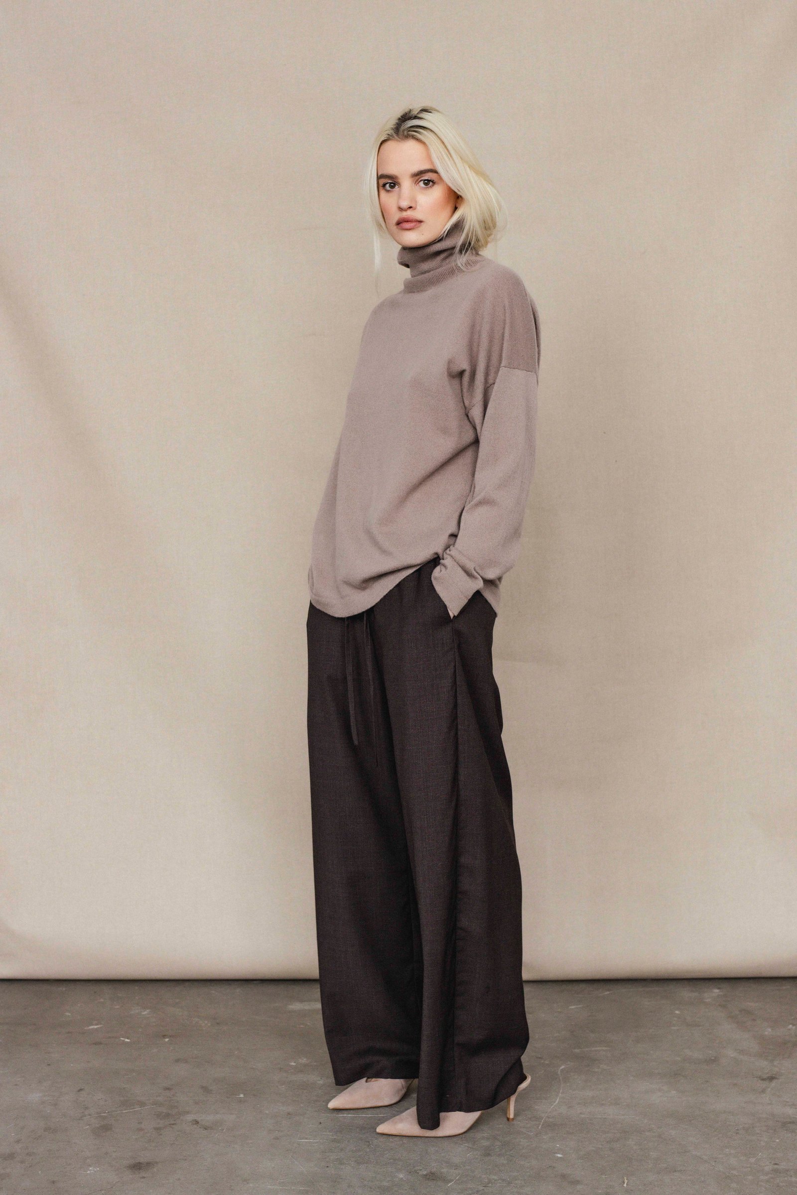 Zoey4 sweater | unlabel Women's clothing fashion. Zoey4 sweater from unlabel f/w 25'26 collection. Minimalist style, modern design, premium quality womenswear. Made in Lithuania.