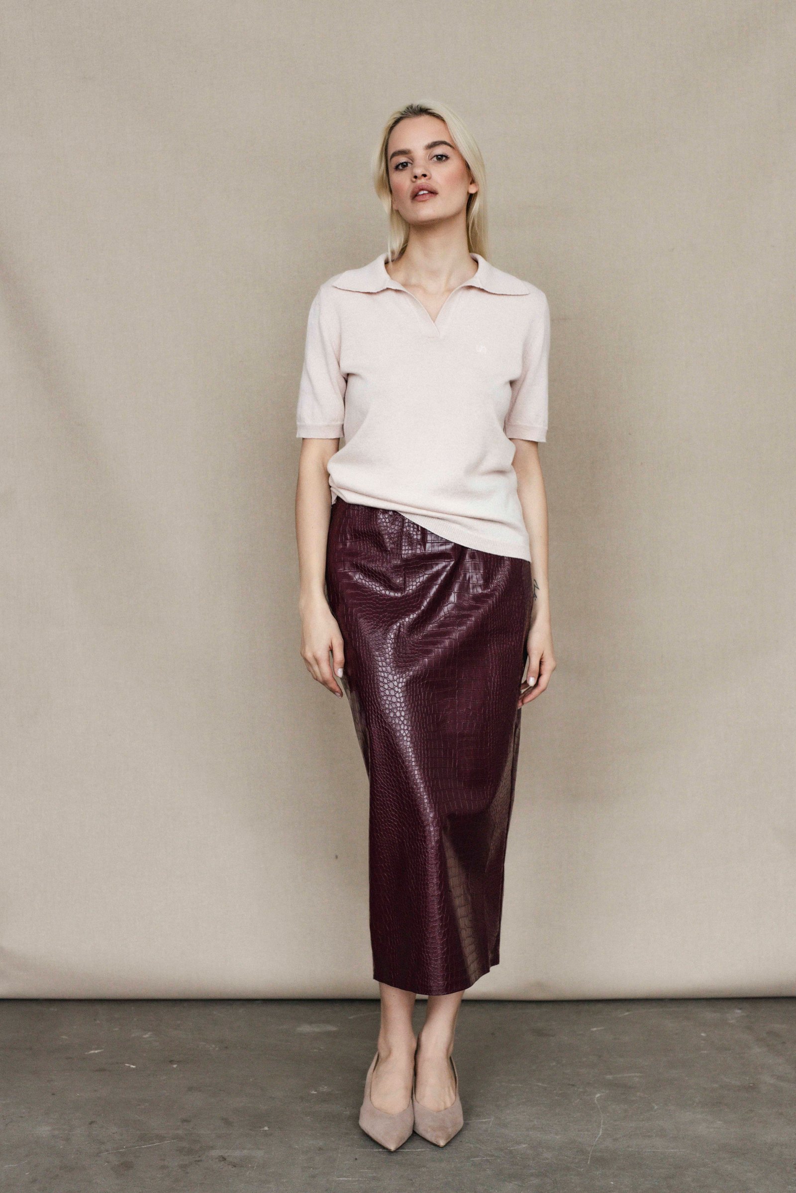 bold2 pencil skirt | unlabel Women's clothing fashion. bold2 pencil skirt from unlabel f/w 25'26 collection. Minimalist style, modern design, premium quality womenswear. Made in Lithuania.