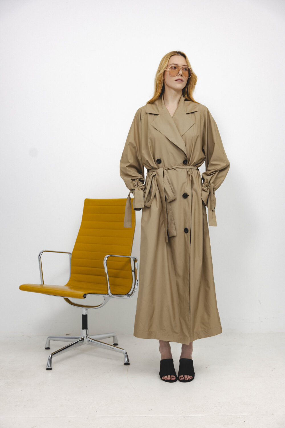 Women's clothing fashion. Ash raincoat from unlabel f/w 25'26 collection. Minimalist style, modern design, premium quality womenswear. Made in Lithuania.