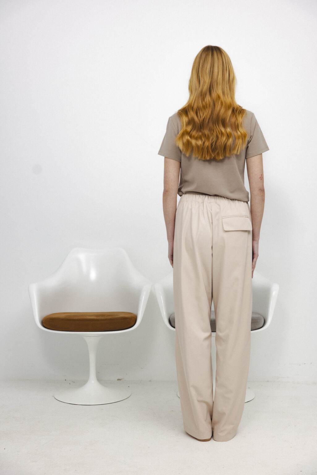 Women's clothing fashion. Gale1 t shirt from unlabel f/w 25'26 collection. Minimalist style, modern design, premium quality womenswear. Made in Lithuania.