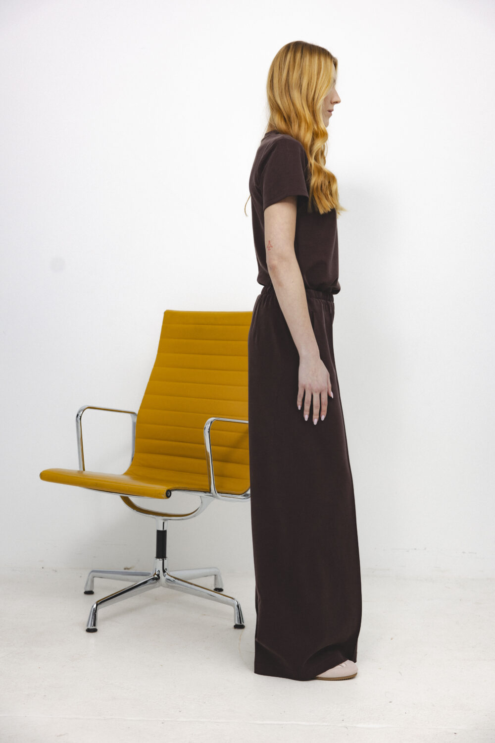 Women's clothing fashion. Gale2 t shirt from unlabel f/w 25'26 collection. Minimalist style, modern design, premium quality womenswear. Made in Lithuania.