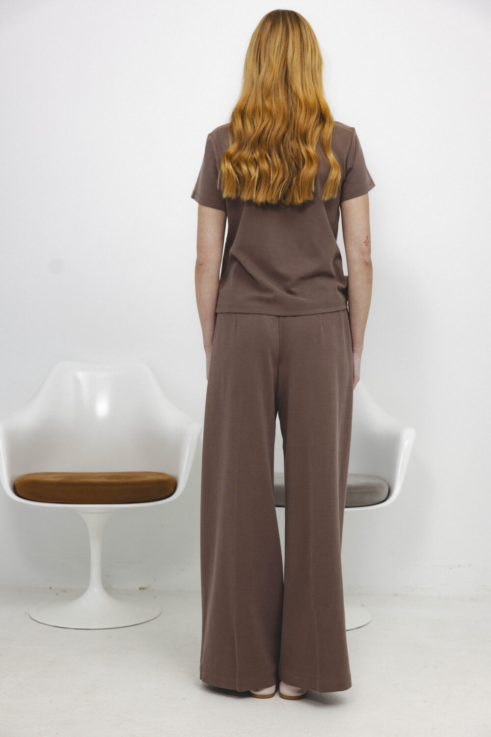 Women's clothing fashion. Gale3 t shirt from unlabel f/w 25'26 collection. Minimalist style, modern design, premium quality womenswear. Made in Lithuania.