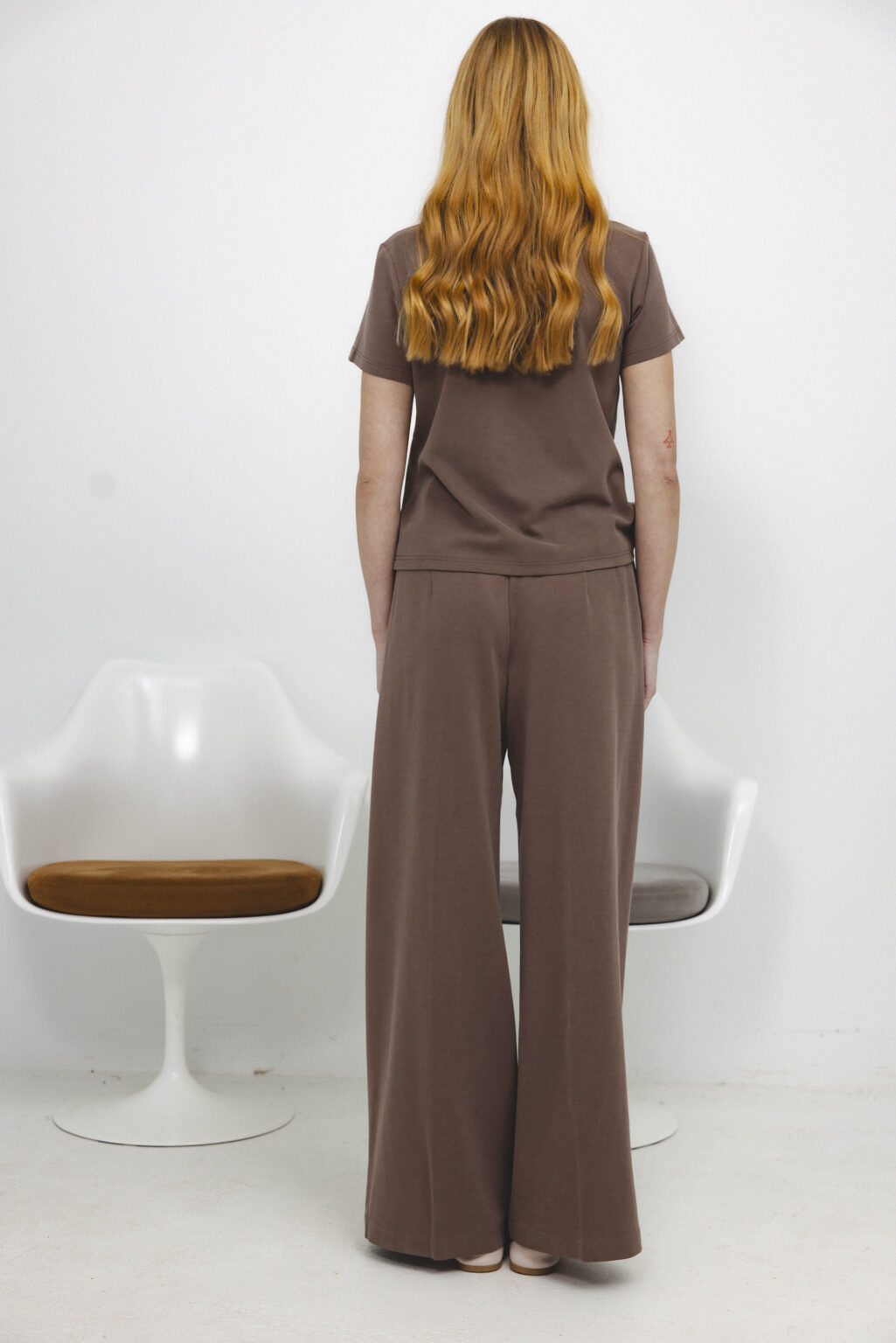 Women's clothing fashion. Gale3 t shirt from unlabel f/w 25'26 collection. Minimalist style, modern design, premium quality womenswear. Made in Lithuania.