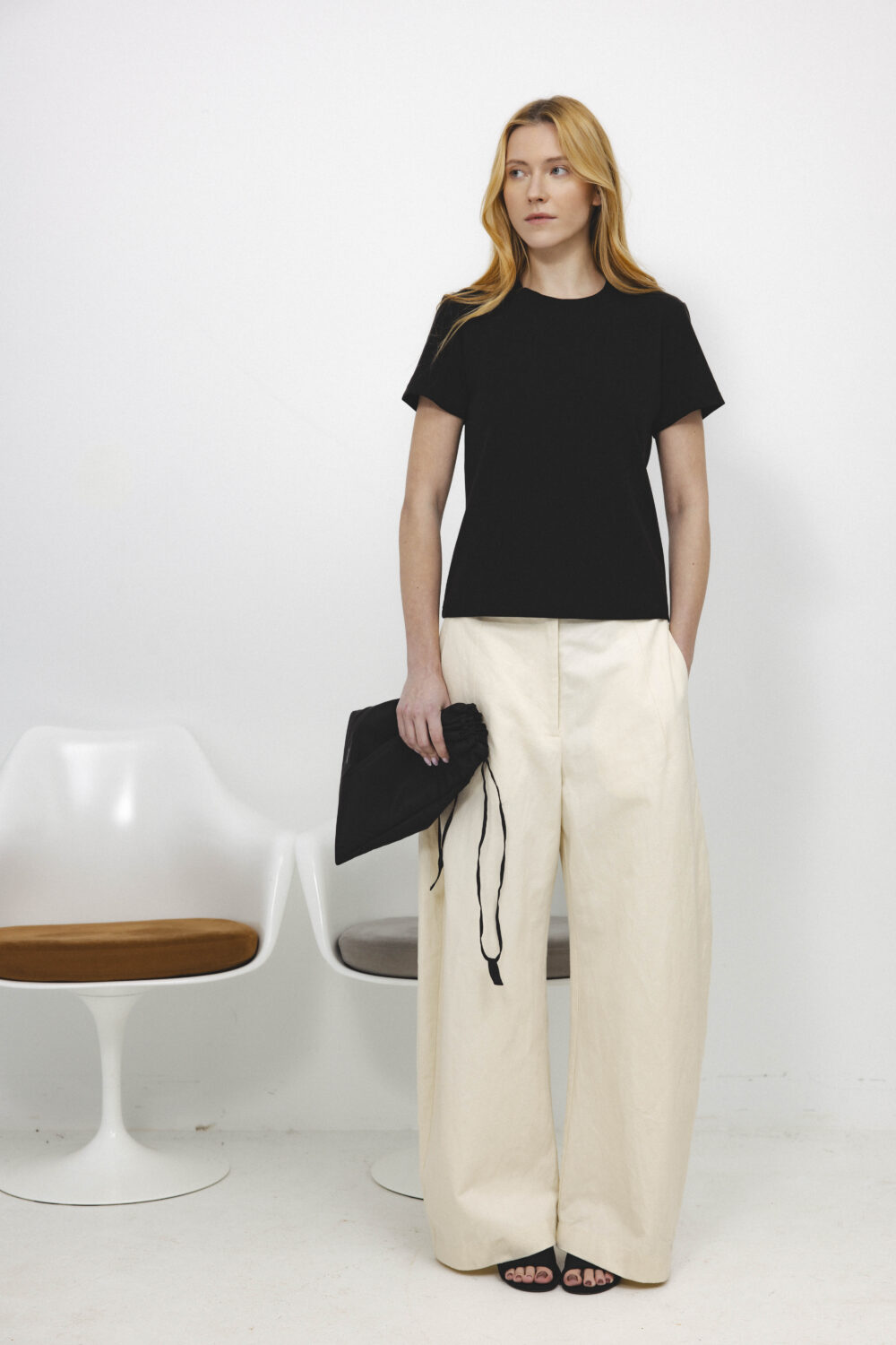 Women's clothing fashion. Gale4 t shirt from unlabel f/w 25'26 collection. Minimalist style, modern design, premium quality womenswear. Made in Lithuania.