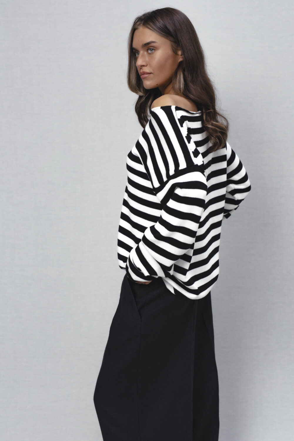 Women's clothing fashion. Glaze1 sweater longsleeve from unlabel ss/26 collection. Minimalist style, modern design, premium quality womenswear. Made in Lithuania.