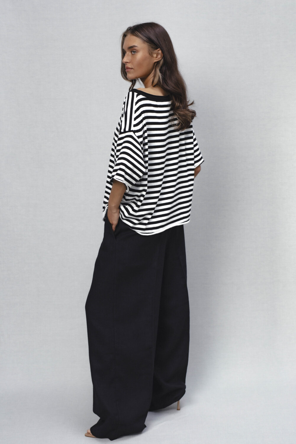 Women's clothing fashion. Nami pants from unlabel ss/26 collection. Minimalist style, modern design, premium quality womenswear. Made in Lithuania.