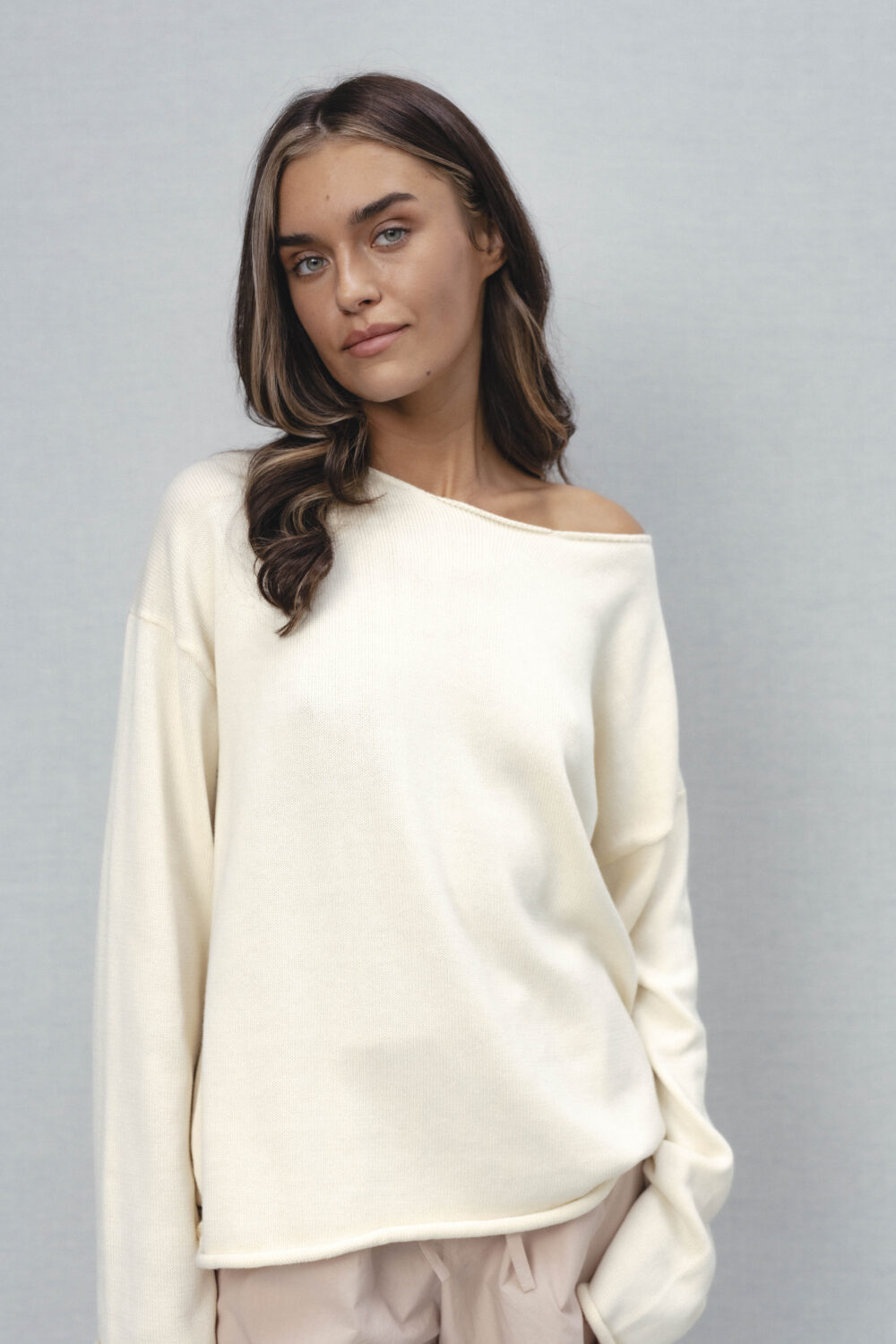 Women's clothing fashion. Rime2 sweater longsleeve from unlabel ss/26 collection. Minimalist style, modern design, premium quality womenswear. Made in Lithuania.