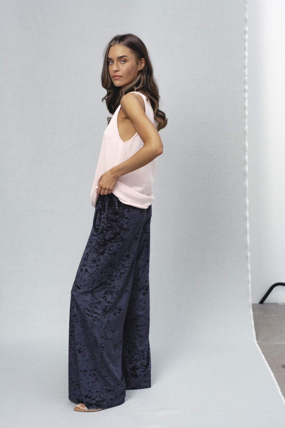 Women's clothing fashion. ara1 sweatpants from unlabel ss/26 collection. Minimalist style, modern design, premium quality womenswear. Made in Lithuania.