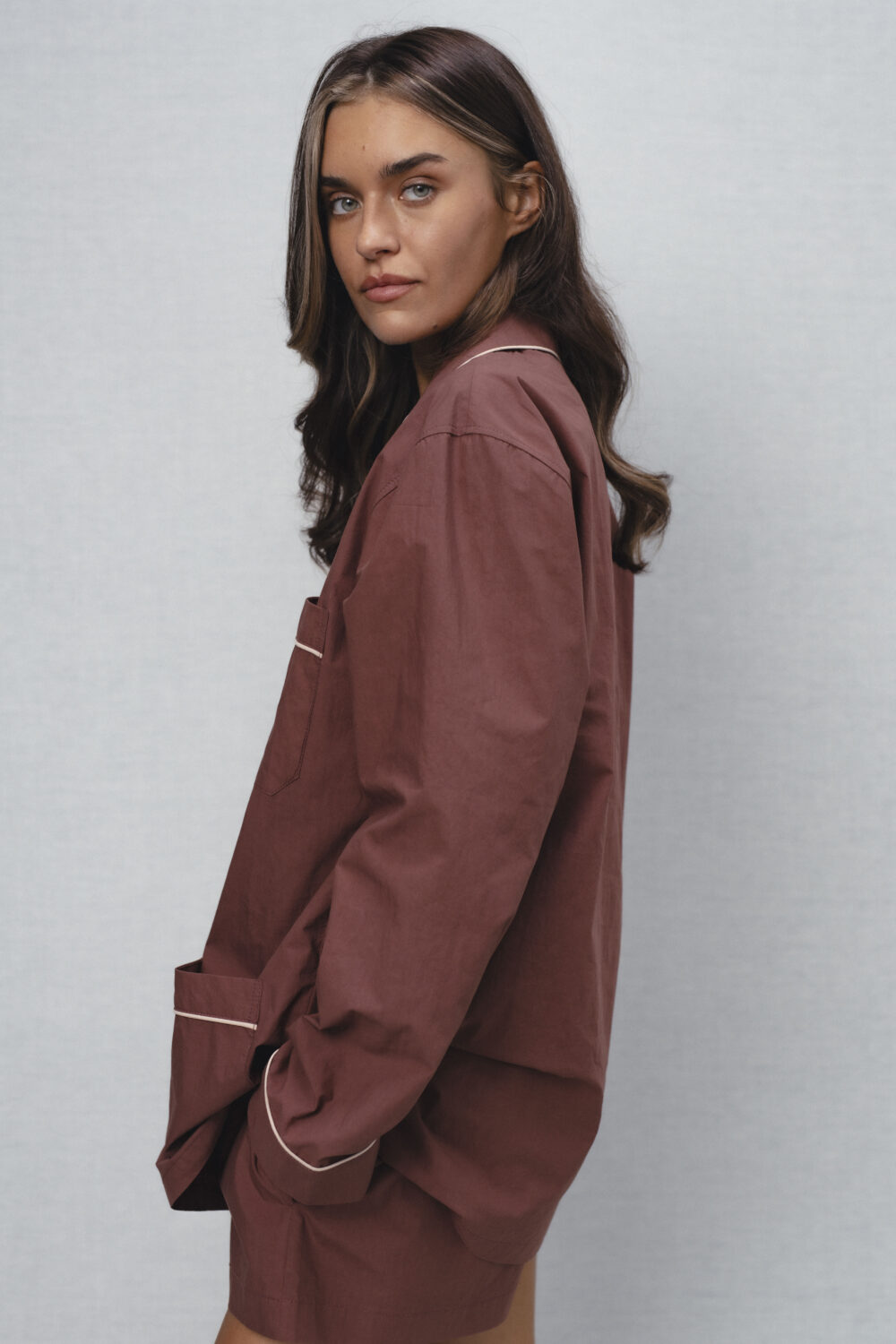 Women's clothing fashion. stir2 shirt from unlabel ss/26 collection. Minimalist style, modern design, premium quality womenswear. Made in Lithuania.