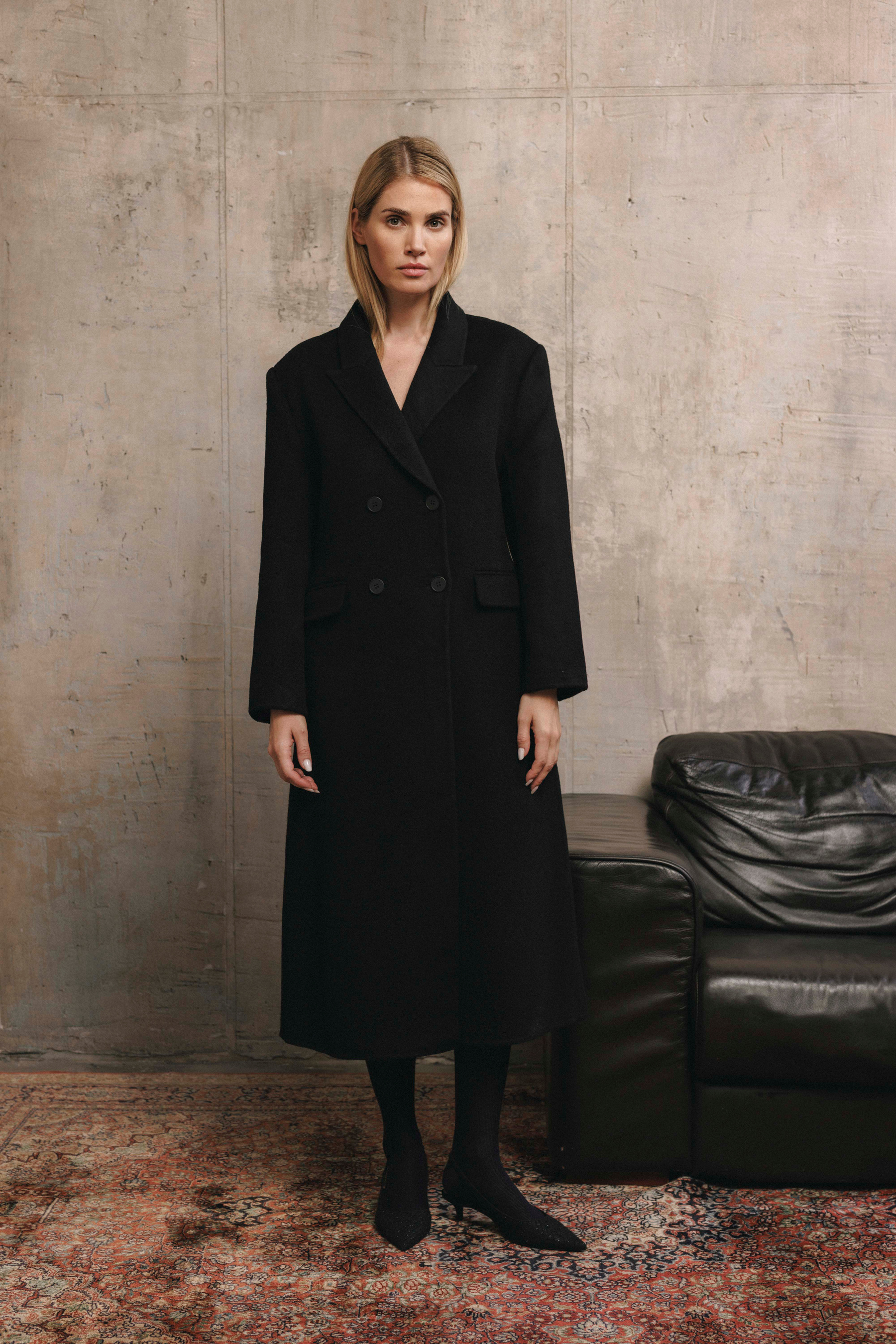 dune coat | unlabel Women's clothing fashion. dune coat from unlabel fw 26/27 collection. Minimalist style, modern design, premium quality womenswear. Made in Lithuania.