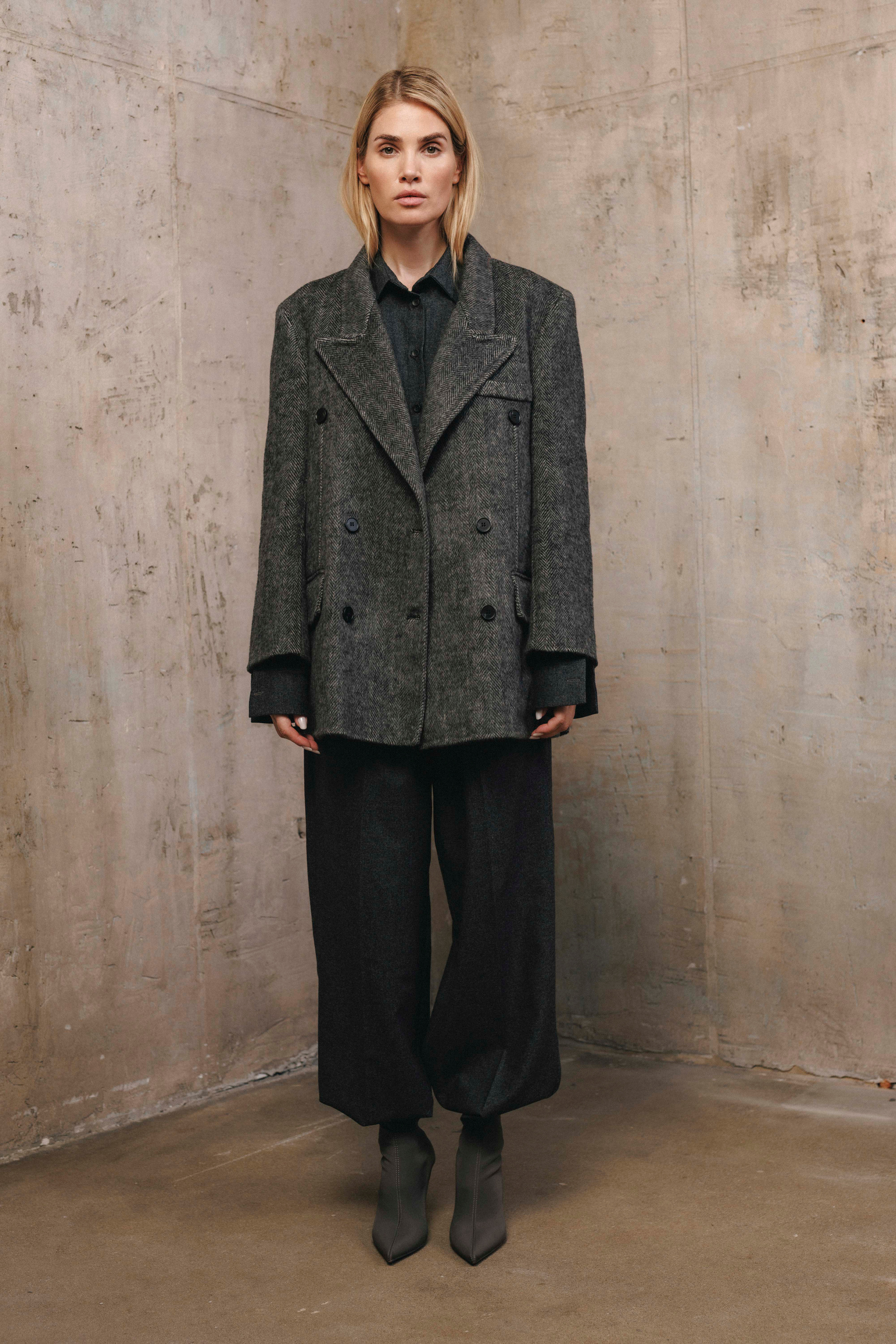 mist coat | unlabel Women's clothing fashion. mist coat from unlabel fw 26/27 collection. Minimalist style, modern design, premium quality womenswear. Made in Lithuania.