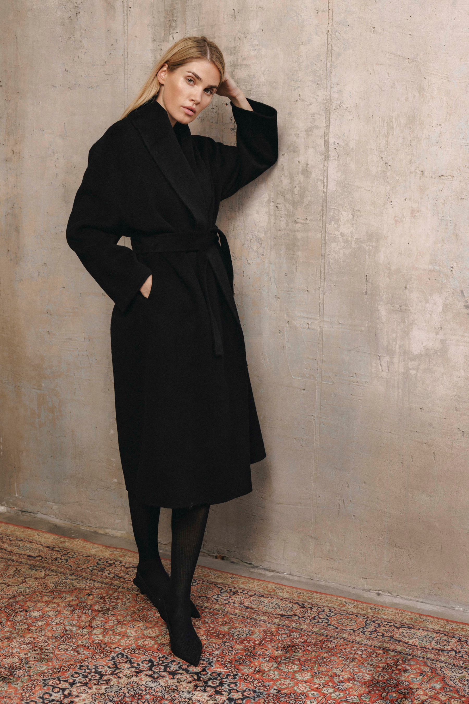 tide coat | unlabel Women's clothing fashion. tide coat from unlabel ss/26 collection. Minimalist style, modern design, premium quality womenswear. Made in Lithuania.